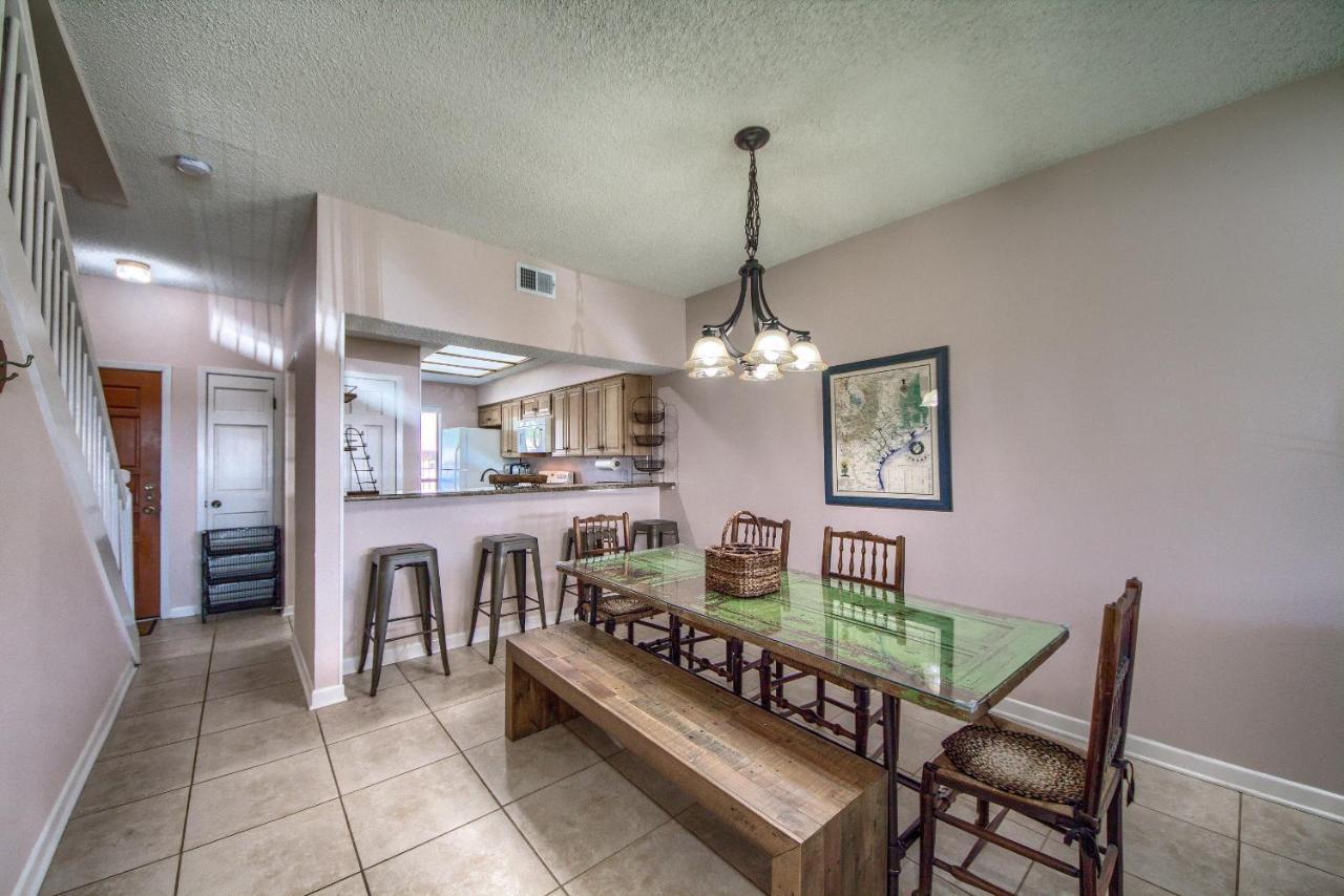 The Iron Cactus Condo On The Comal Cw C102 New Braunfels Εξωτερικό φωτογραφία
