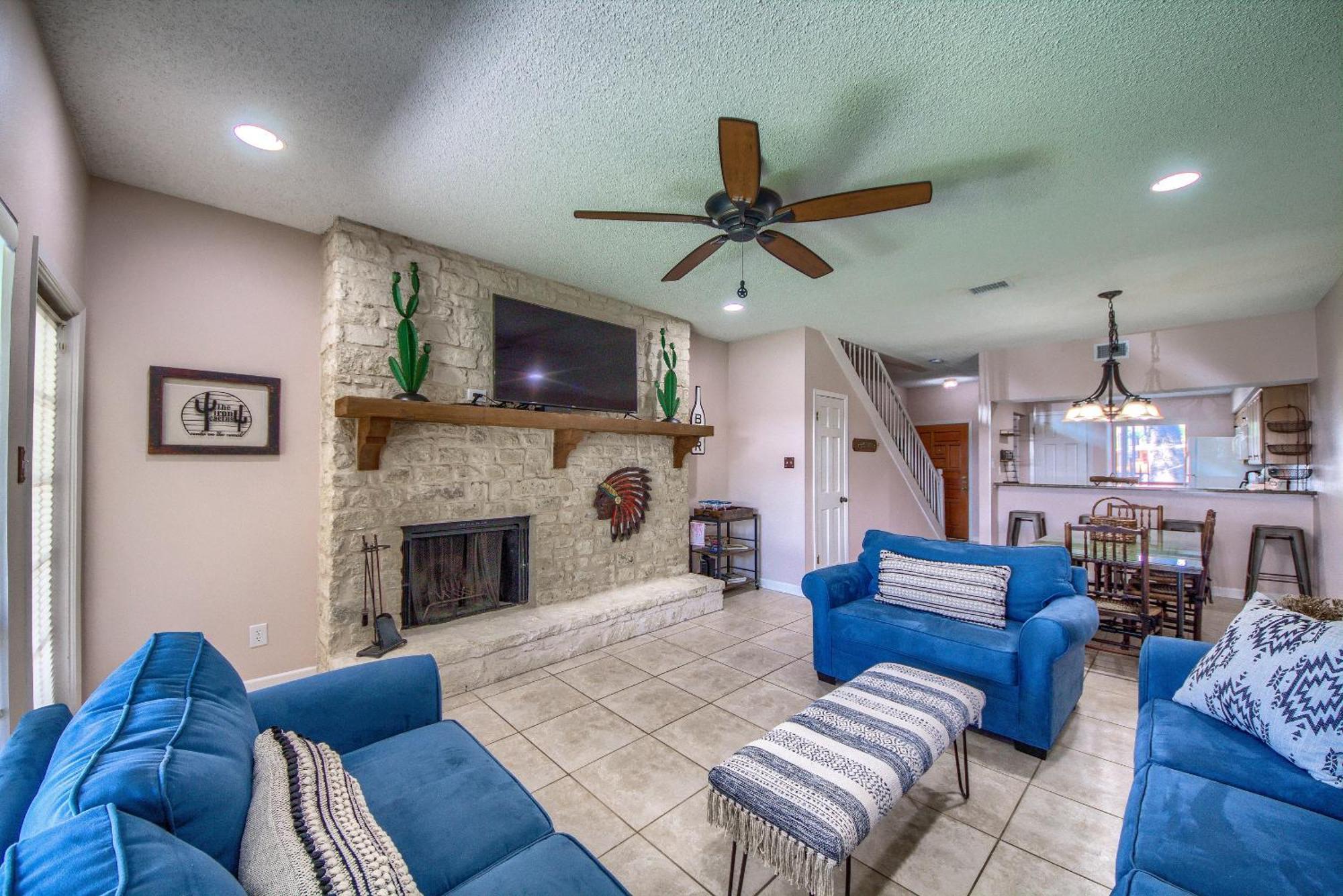 The Iron Cactus Condo On The Comal Cw C102 New Braunfels Εξωτερικό φωτογραφία