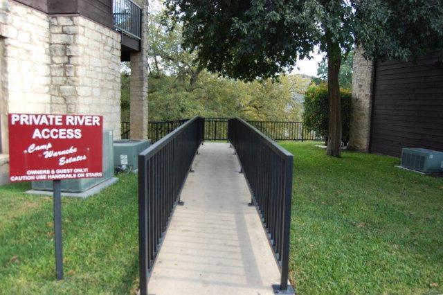 The Iron Cactus Condo On The Comal Cw C102 New Braunfels Εξωτερικό φωτογραφία