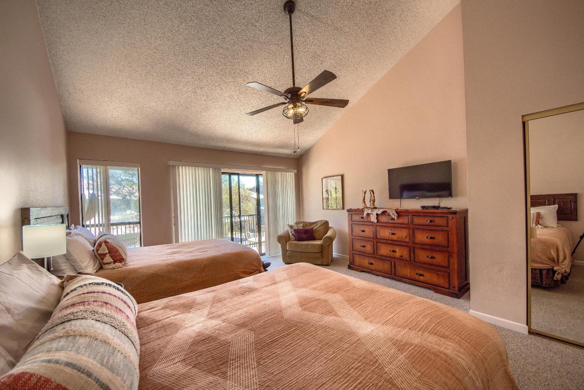 The Iron Cactus Condo On The Comal Cw C102 New Braunfels Εξωτερικό φωτογραφία