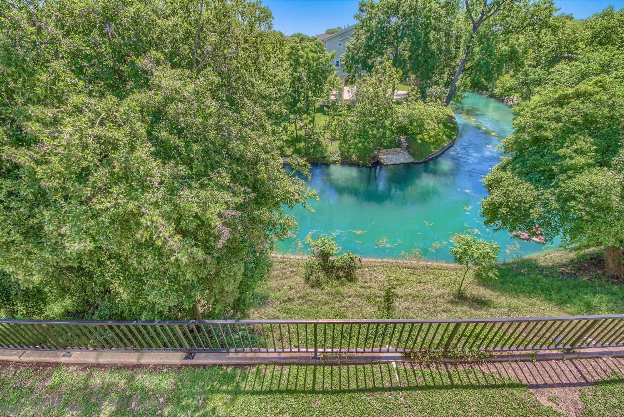 The Iron Cactus Condo On The Comal Cw C102 New Braunfels Εξωτερικό φωτογραφία