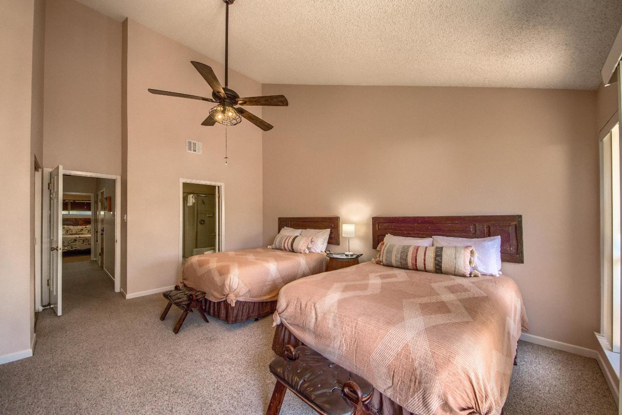The Iron Cactus Condo On The Comal Cw C102 New Braunfels Εξωτερικό φωτογραφία