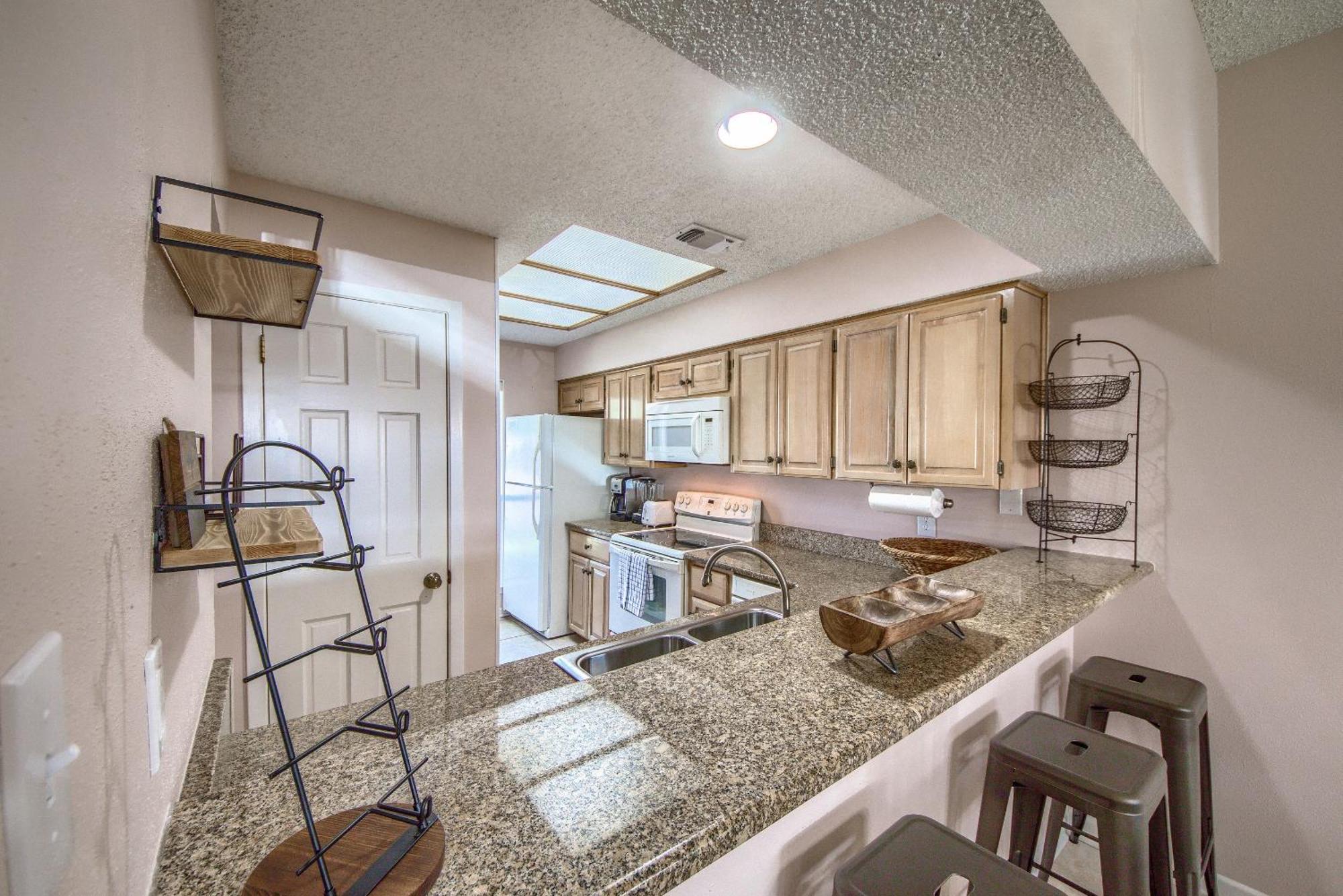 The Iron Cactus Condo On The Comal Cw C102 New Braunfels Εξωτερικό φωτογραφία